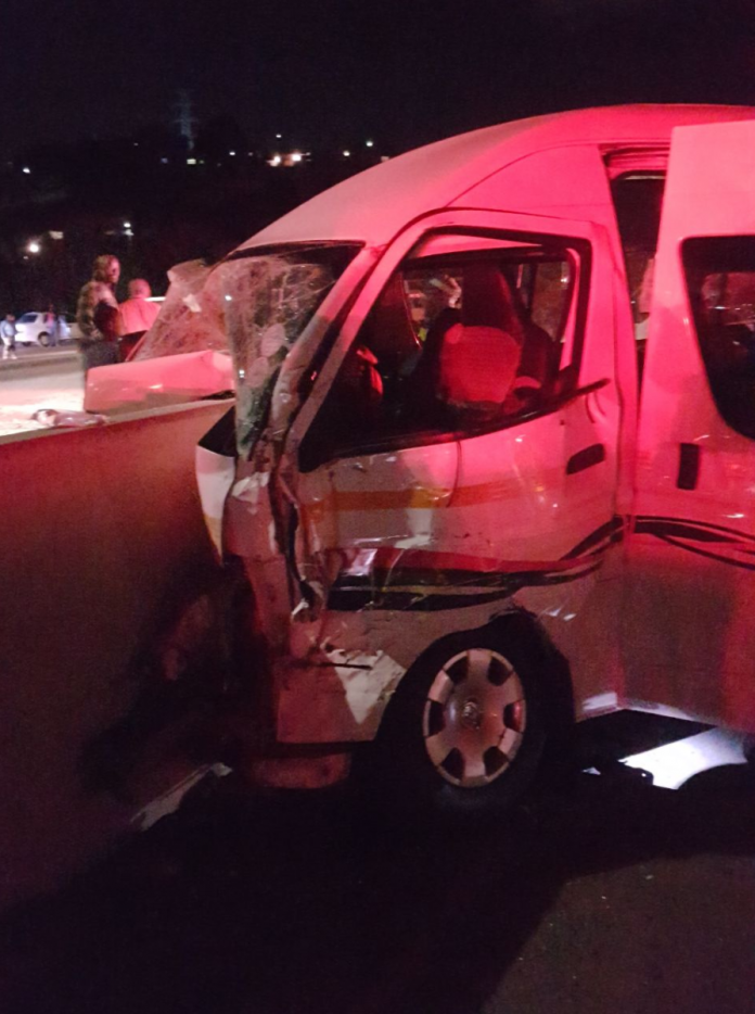 KWADABEKA-Taxi-crashes-into-concrete-pillar-leaving-nineteen-injured_.png